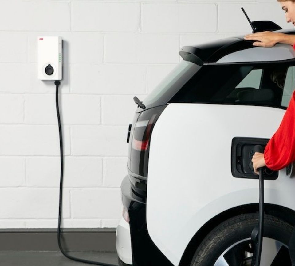 How much does it cost to charge an electric car at a UK chargepoint?