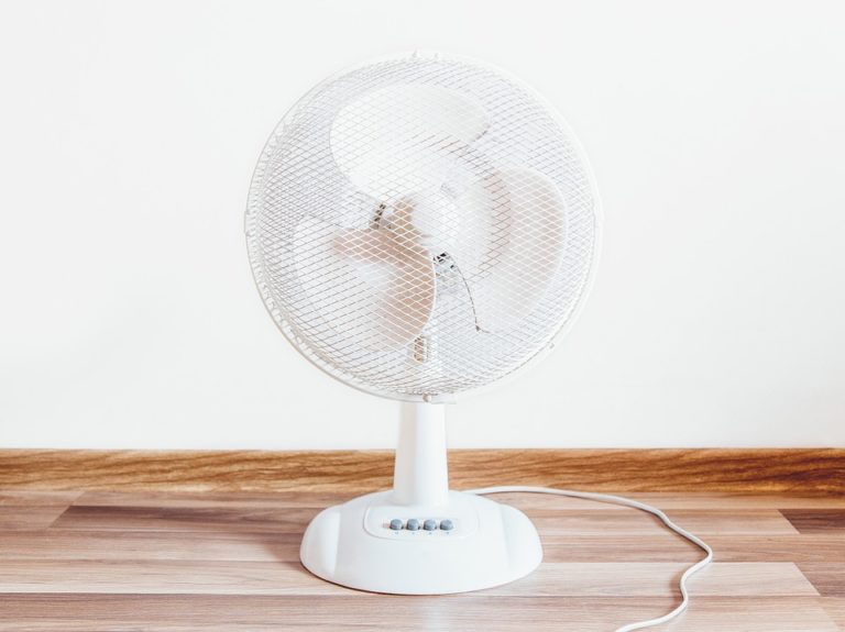 How much electricity does a fan use overnight?