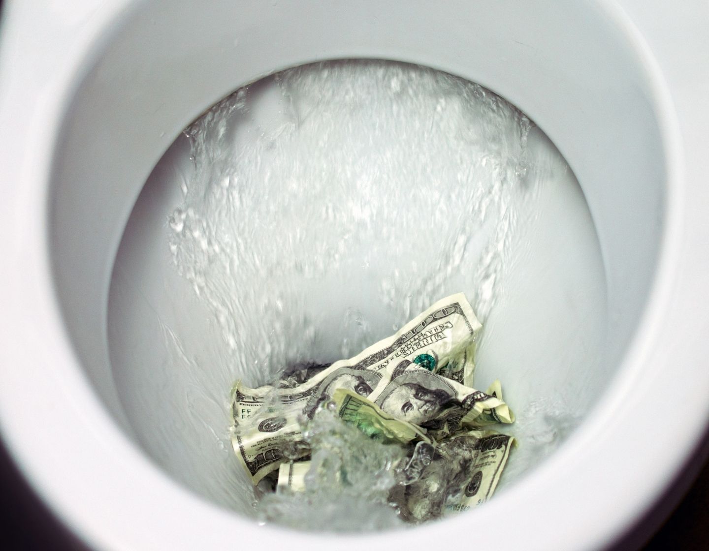 money toilet water saving 1440x1120