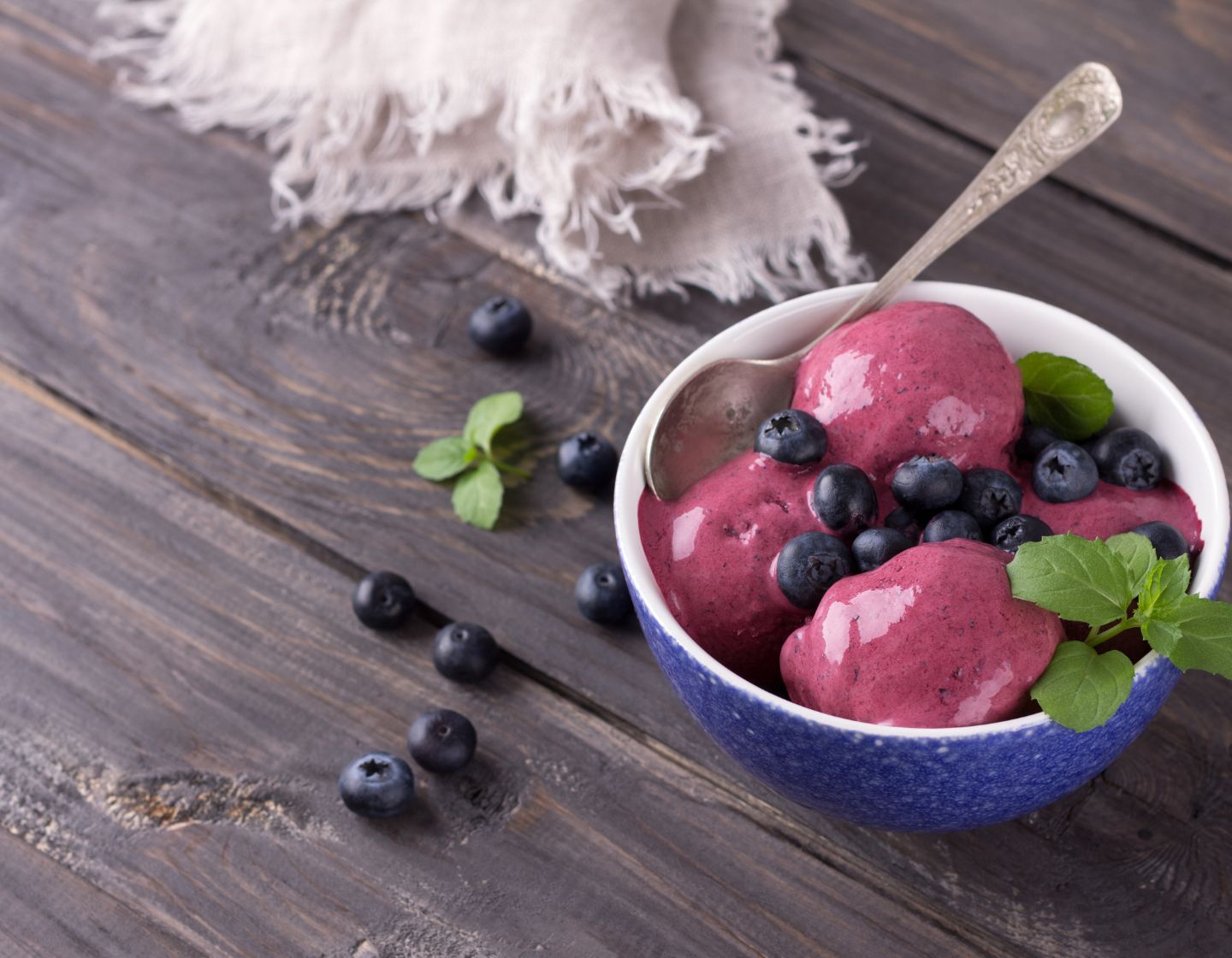 blueberry-icecream01440-x-1120