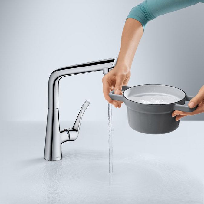 hansgrohe Metris Select Single Lever Swivel Spout 320 Chrome Kitchen Mixer Dimensions in Use