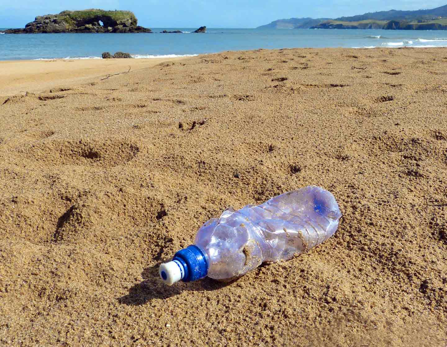 beach-plastic-pollution